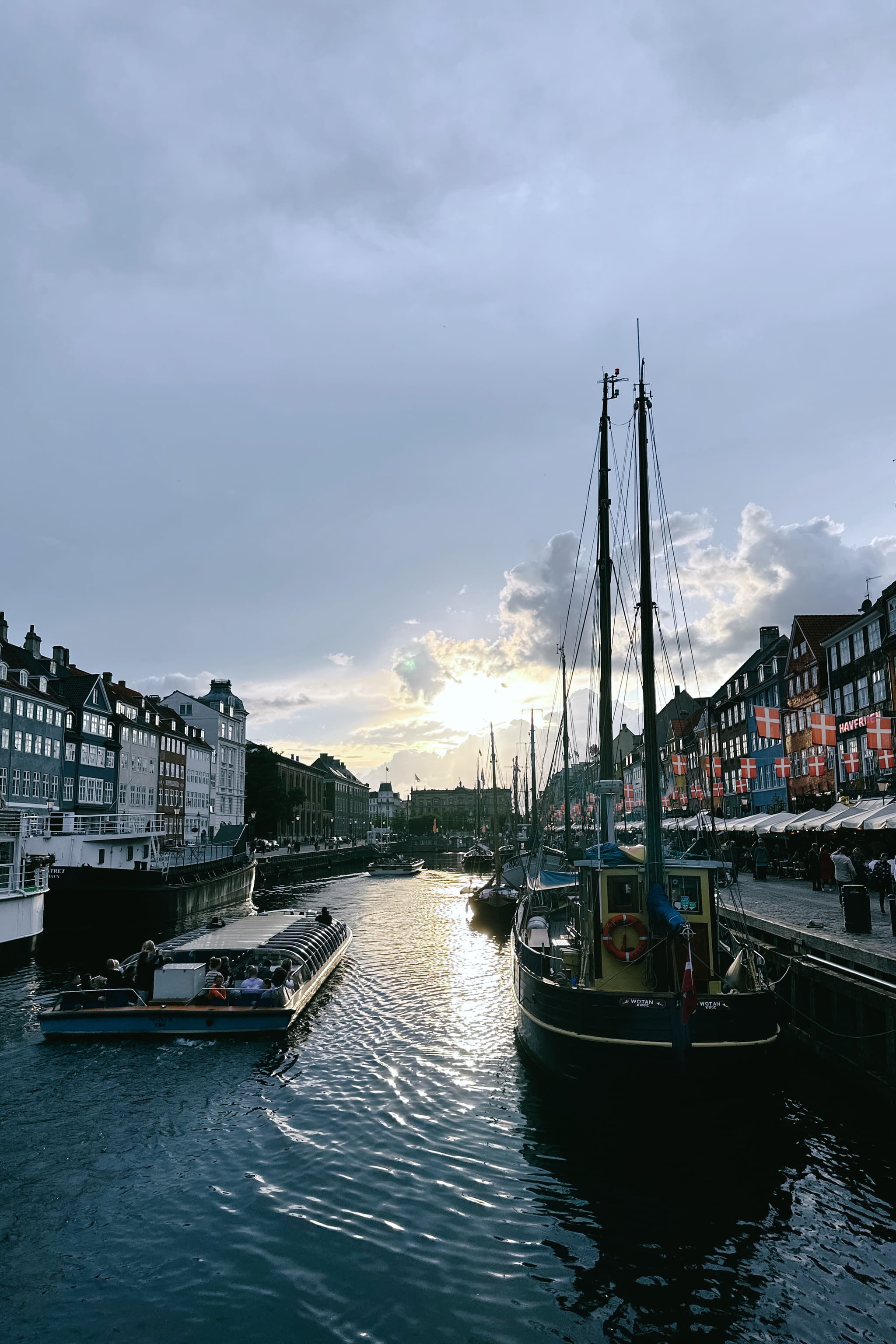 Nyhavn sunset